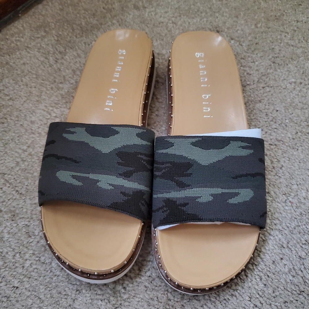 Gianni Bini shoes 8.5 camo